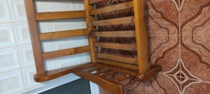 Vând canapea din  lemn de pin ,adusă din Spania 