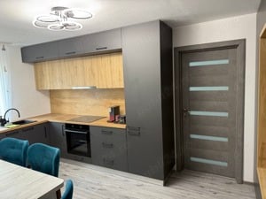 Închiriez Apartament 3 Camere, 2 Băi, Micro 3 - imagine 1