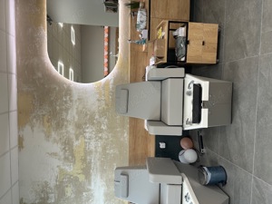 inchiriere post manichiura - imagine 7