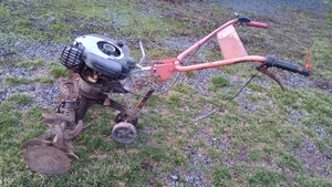 Vând motocultor defect