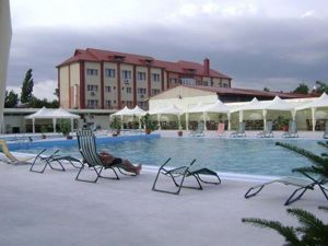 Pensiune restaurant , piscina, salon de evenimente de vanzare - imagine 11 Pensiune restaurant , piscina, salon de evenimente de vanzare - imagine 11