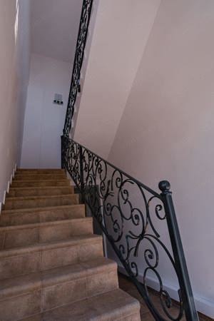 Afacere la cheie: Pensiune, Imobil 10 camere + 1 apartament, zona Iulius Mall - imagine 5