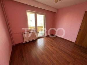 Apartament 3 camere 2 bai 2 balcoane etaj 3 boxa la subsol 90 mp utili