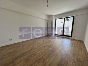 VANZARE APARTAMENT 3 CAMERE + CURTE 150 MP | ZONA ANDRONACHE | RENOVAT - imagine 3