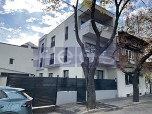 VANZARE VILA BARBU VACARESCU | 200 MP | LUX - imagine 1