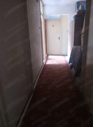 De vanzare apartament cu 3 camere in zona Soarelui decomandat etaj 3 langa Scoala Generala 30 - imagine 2