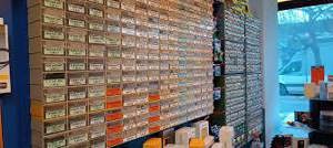 Dulap met.circuite electronice,tranzistori,condensatori,diode,rezistentecomponente electronice,T.GRA