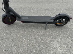 Trotineta electrica cu bluetooth XIAOMI-PRO 2-originala,prinde 35 km la ora,cu pilot automat - imagine 3