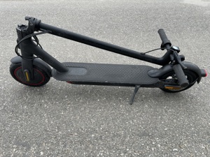 Trotineta electrica cu bluetooth XIAOMI-PRO 2-originala,prinde 35 km la ora,cu pilot automat - imagine 4