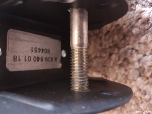 Suporti bare portbagaj originali Mercedes pentru bare metalice rectangulare   - imagine 3