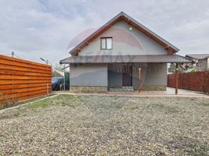 Casa de vanzare  |  Ganeasa  |  3 camere - imagine 1