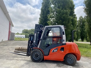 Stivuitor,Motostivuitor Diesel 5000 kg ,Nou,Garantie