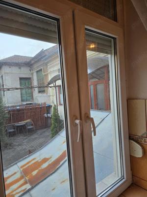 Vand ap 2 camere si dep, ultracentral , la curte comuna , 3 geamuri front stradal , reabilitata ext - imagine 12