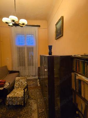 Vand ap 2 camere si dep, ultracentral , la curte comuna , 3 geamuri front stradal , reabilitata ext - imagine 19