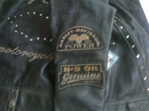 Echipament piese Harley Davidson .