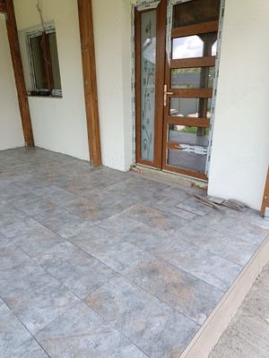 Se vinde casă nouă construcție robustă și elegantă  - imagine 2