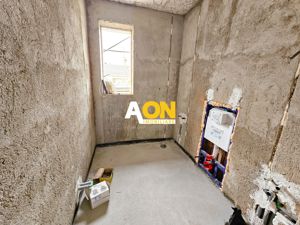 Apartament cu 3 camere, 2 bai, curte proprie, parcare si boxa 40 mp - imagine 10