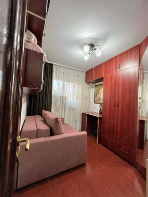 Vând apartament 3 camere Piață Reșița - imagine 2