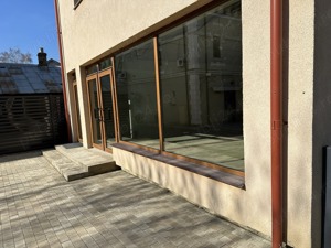 Spațiu comercial de închiriat   zonă ultracentrală Cuza Vodă, vizavi de Primăria Buzău - imagine 2