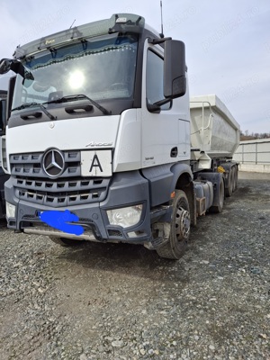 Vand cap tractor si semiremorca