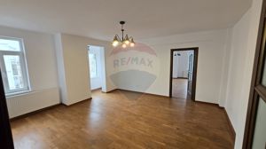 Apartament de închiriat în Centrul Vechi - imagine 5