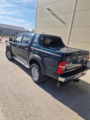 Toyota Hilux 4x4 Cabina Dubla Style+ Aut. - imagine 2