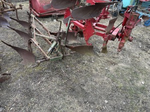 Plug reversibil hidraulic 2 trupite pentru tractor - imagine 2