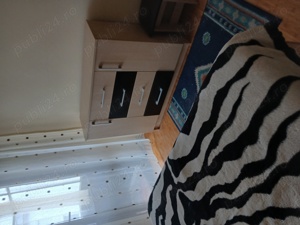 Vind apartament cu camere 