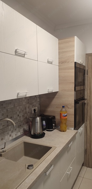 Apartament cu 3 camere, bucatarie inchisa + birou - imagine 3