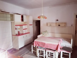 Vand casa in curte comuna - imagine 3