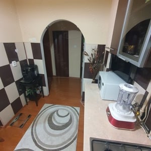 Vând apartament cu 3 camere - imagine 3