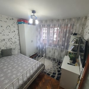 Vând apartament cu 3 camere - imagine 9