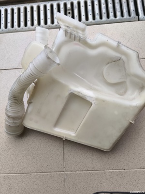  vas lichid parbriz wv.polo