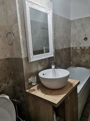 Închiriez Apartament de lux - imagine 2