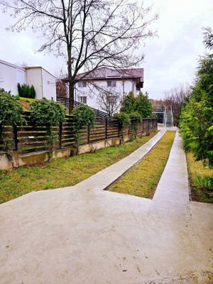 Casa cu priveliste frumoasa si garaj - imagine 19