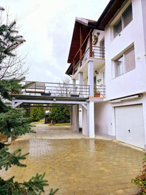Casa cu priveliste frumoasa si garaj - imagine 20