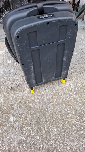 Scaun de masina,pt.copii  .