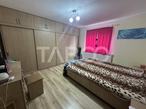 Casa 3 camere 300 mpu teren liber 1550 recent renovata Margineni - imagine 5