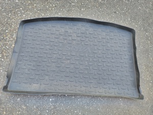 Tava cauciuc porbagaj Toyota Yaris 01.2015 - 08.2020 - imagine 2