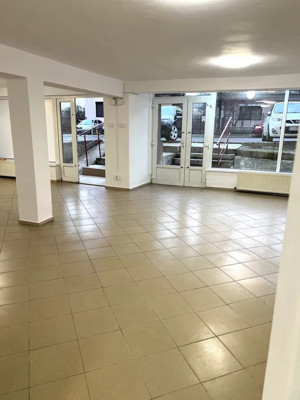 Spațiu comercial cu vad excelent, 2 intrări din stradă și parcare, zona Campului - imagine 1