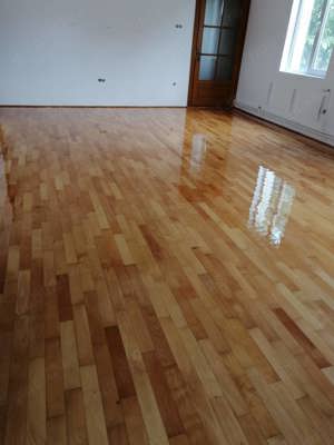 Rașchetez și montez parchet