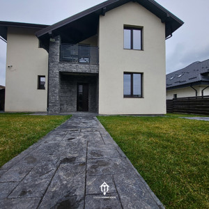 Casă cu 4 dormitoare, teren generos și finisaje de calitate  premium P+E