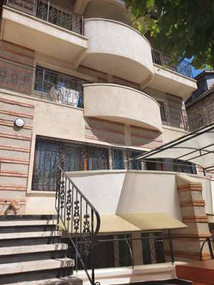 Vând vila zona Faleza Nord Constanta