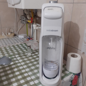 Vând aparat apă minerală. 