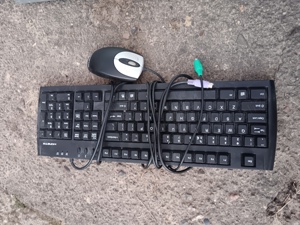 Vând urgent tastatură + mouse + unitate PC - imagine 3