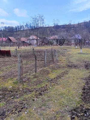 Vând casă cu grădină  - imagine 9