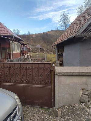 Vând casă cu grădină  - imagine 2