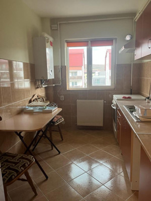 Apartament de 2 camere, decomandat, 54 mp., zona Eroilor - imagine 2