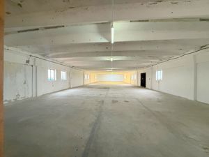 Spațiu industrial de închiriat – 1.690 mp, acces TIR- zona Fratelia - imagine 4