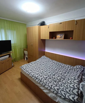 APARTAMENT 3 CAMERE/ZONA MALU ROSU/PLOIESTI - imagine 3